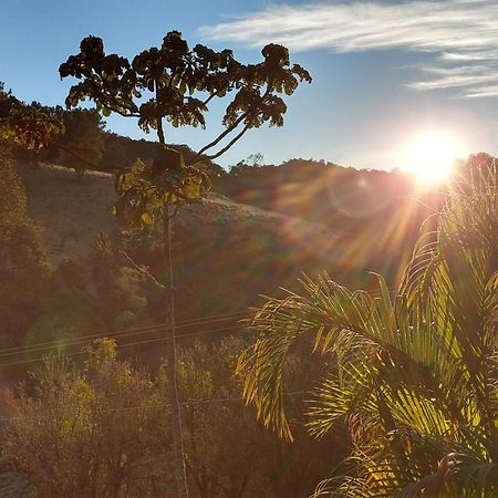 Pousada Colar De Ouro Chales Cunha Exteriér fotografie