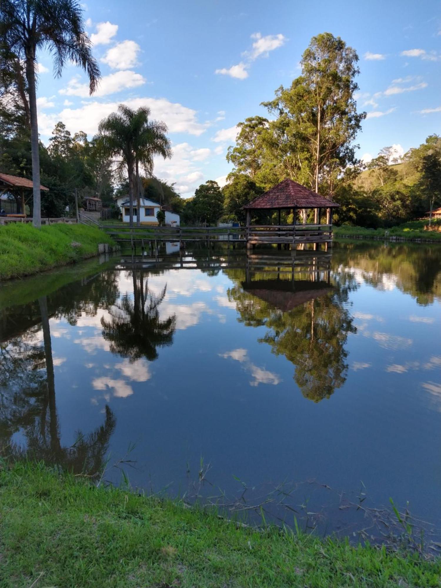 Pousada Colar De Ouro Chales Cunha Exteriér fotografie