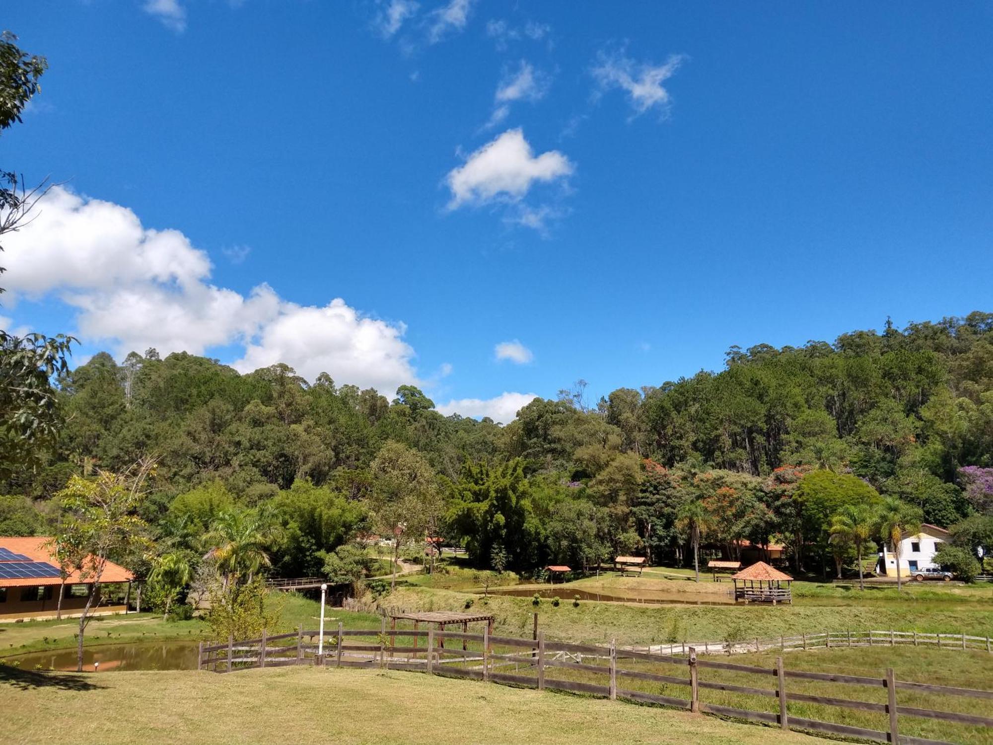 Pousada Colar De Ouro Chales Cunha Exteriér fotografie