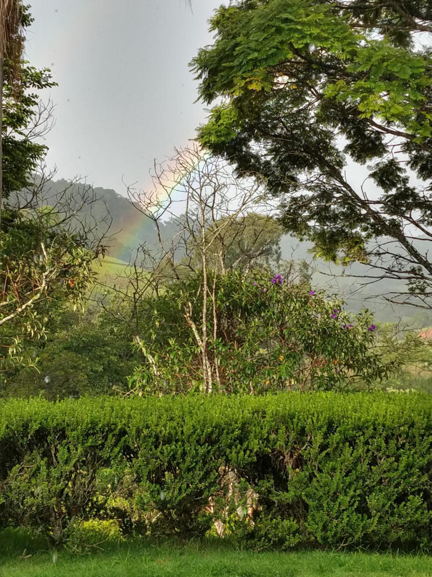 Pousada Colar De Ouro Chales Cunha Exteriér fotografie