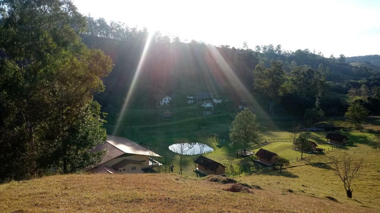 Pousada Colar De Ouro Chales Cunha Exteriér fotografie